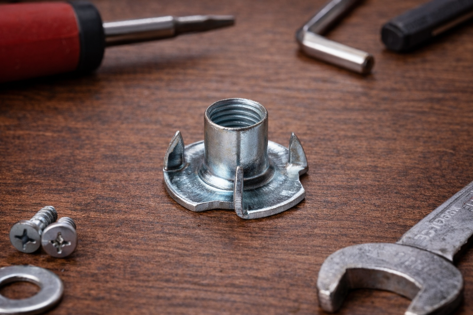 Миниатюра Гайка мебельная забивная M5 Haoye 3